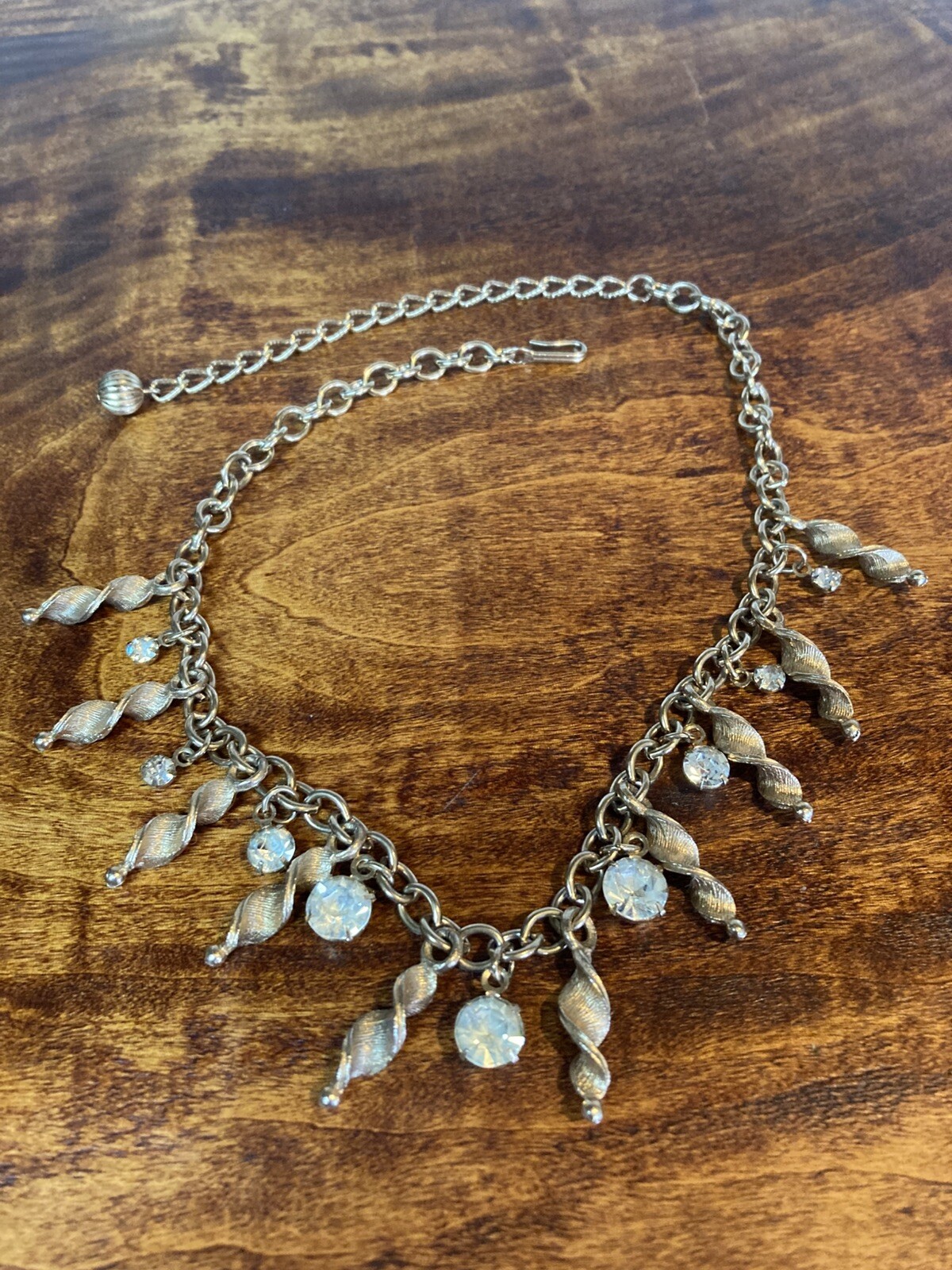 Vintage Gold Tone Necklace With Rhinestones and Gold Tone Twists. 17.5 in