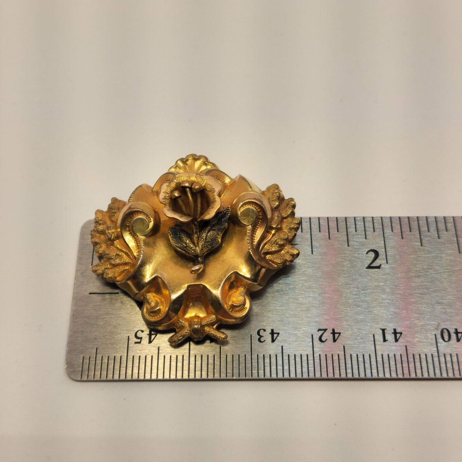 Antique Unmarked Goldfilled Flower Brooch 1.5″ 5.8g
