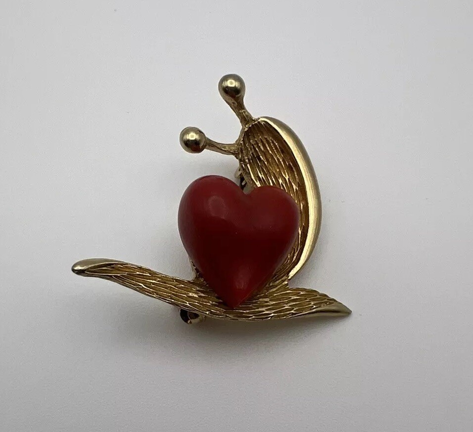 Figural Brooch Gold Tone Snail Red Heart Shell Pin Nautical Mermaidcore Costume