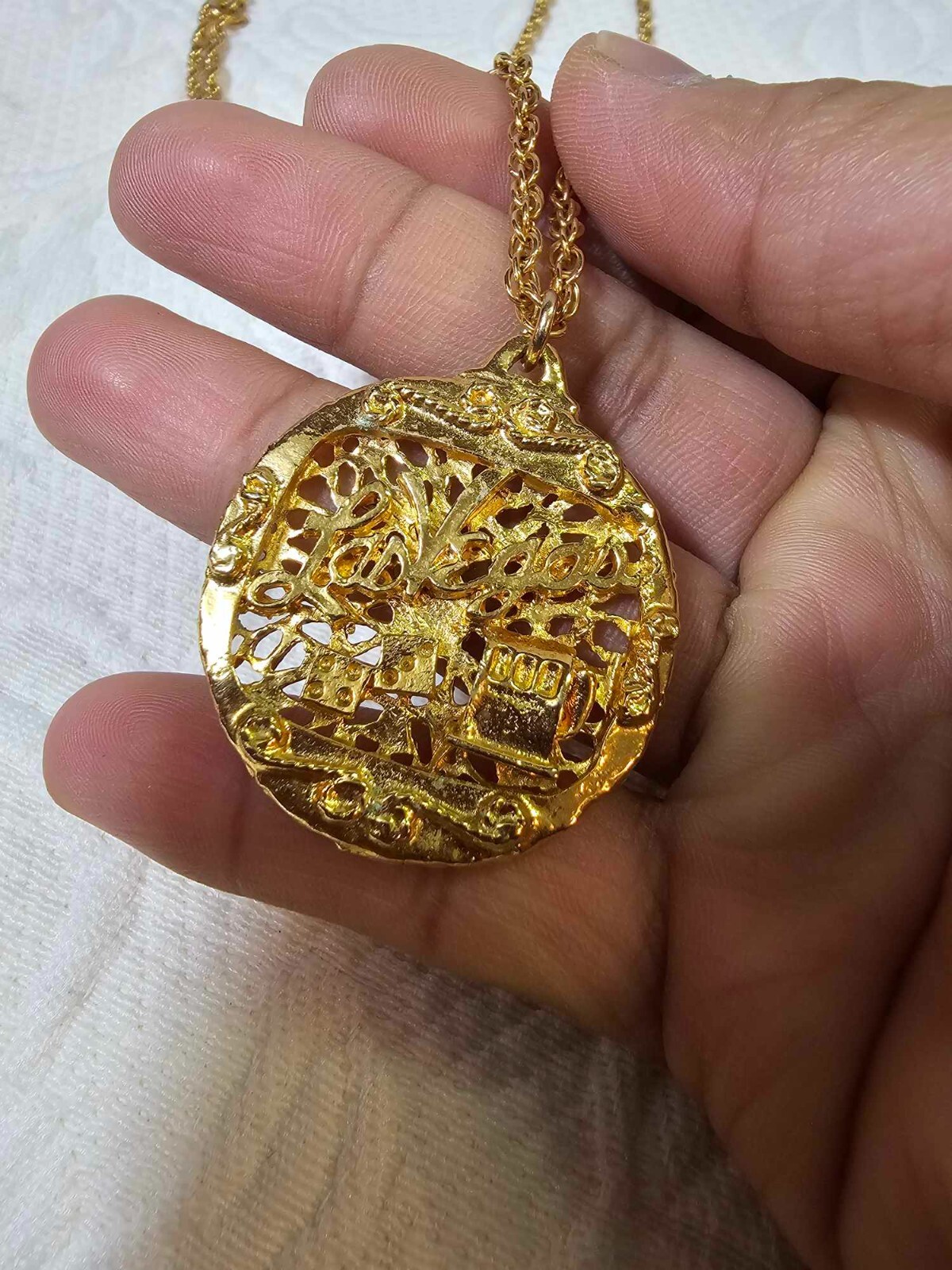 Vtg Goldtone Pendant Las Vegas Dice w/ Chain Necklace 24 1/2in”
