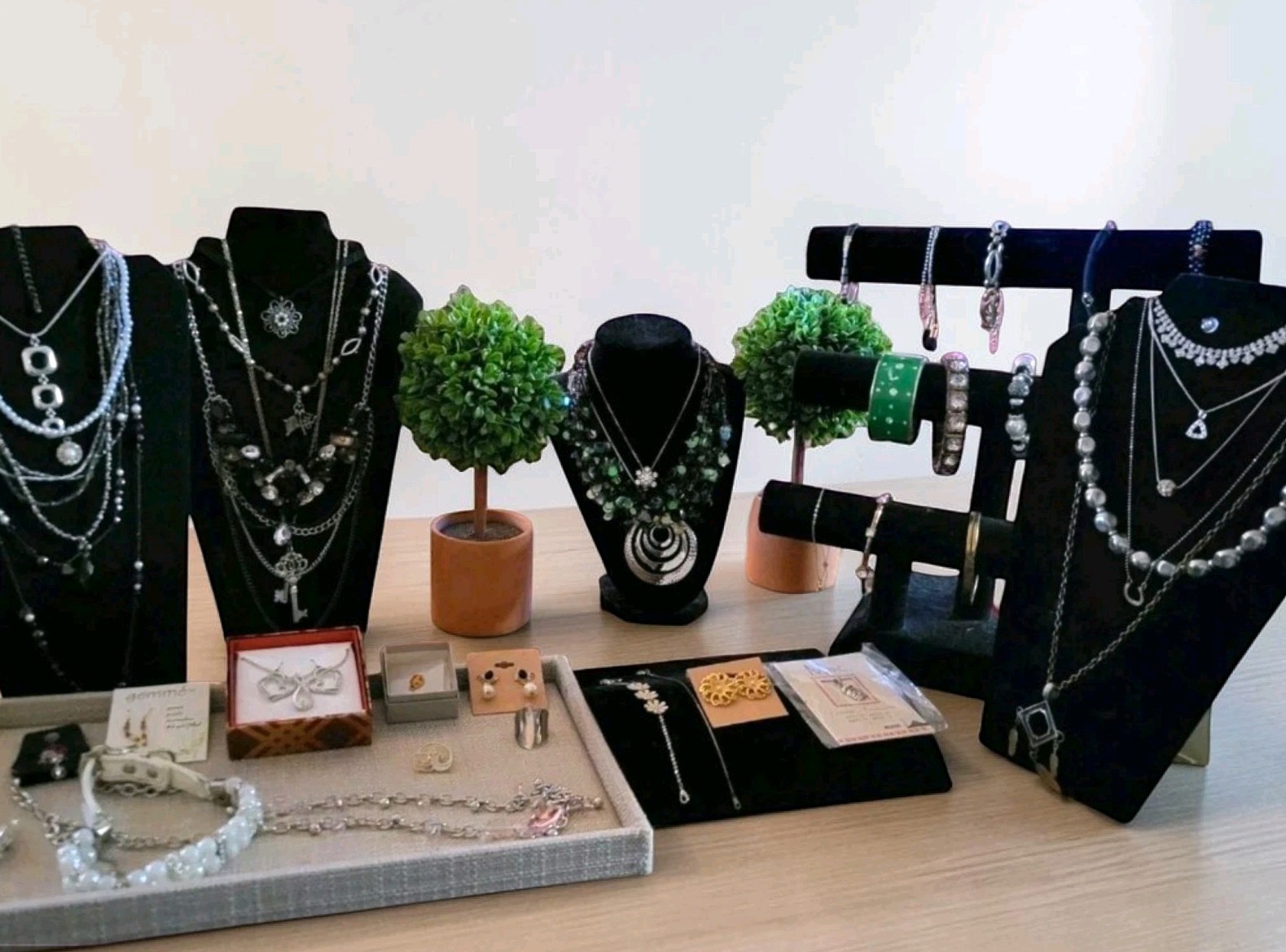 Large Beautiful Jewelry Lot Monet Avon Sterling Graziano And More – 45 Pieces