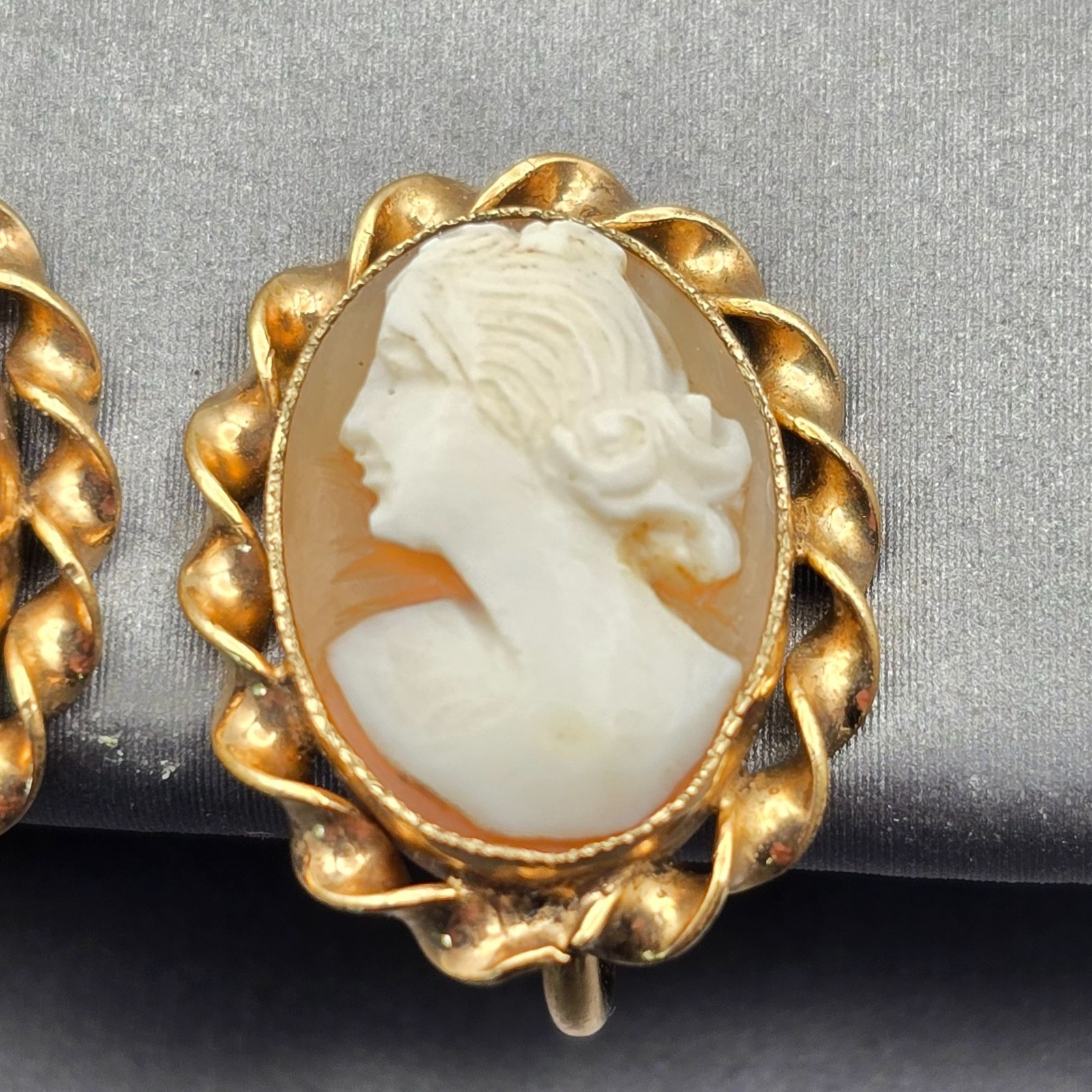 Vintage Cameo Earrings 12K Gold Filled Shell AMCO Mid Century Screw Back