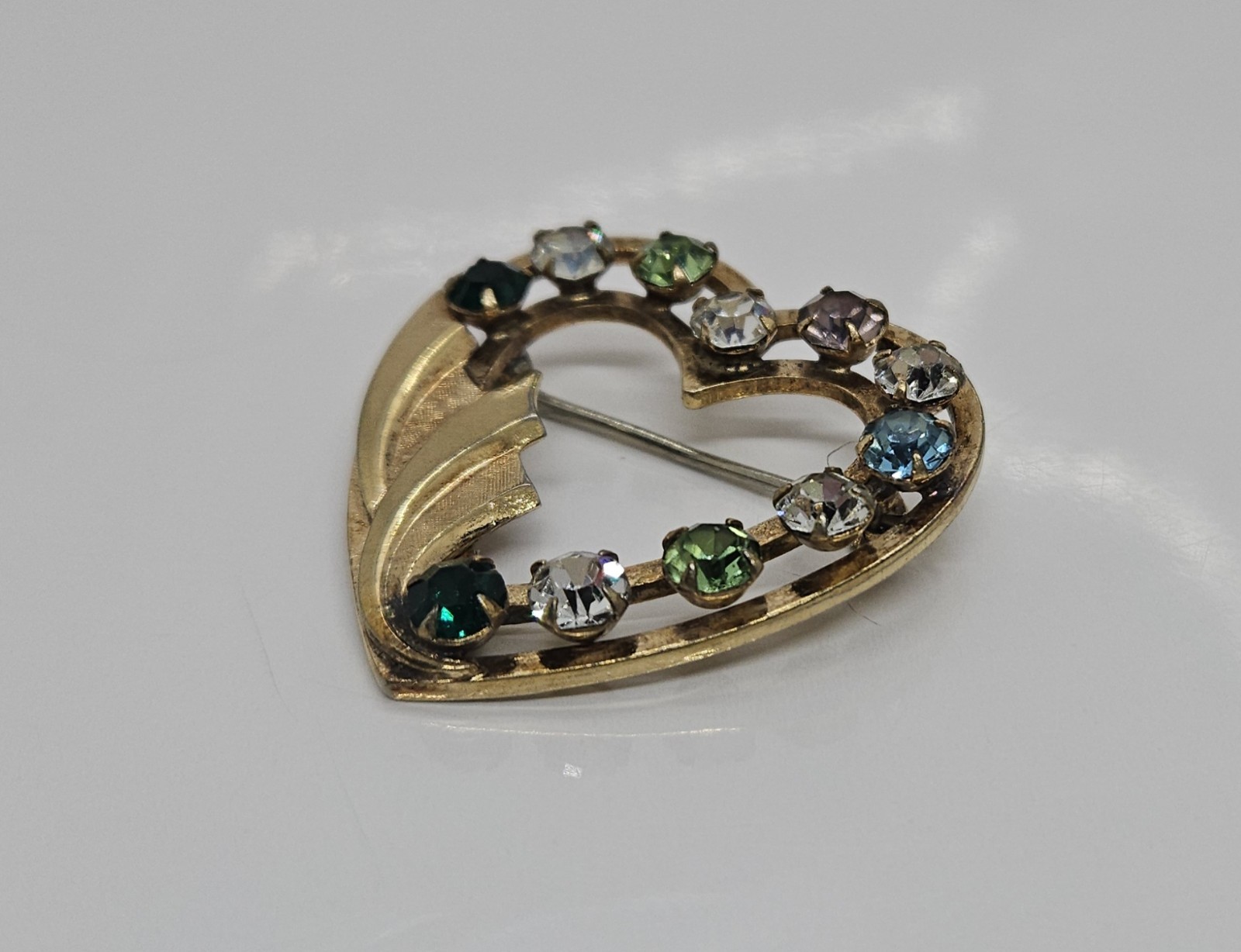 Vintage 1/20 12K GF Gold Filled Heart Pin Rhinestones 1 1/4″