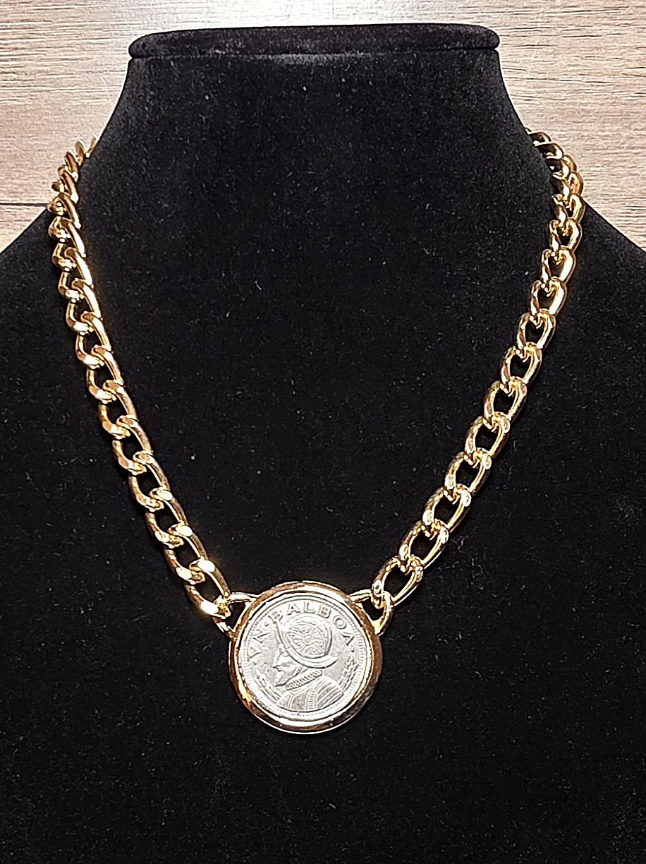 Unique Rare Vintage Panama Balboa Coin Gold-Tone Chain Necklace
