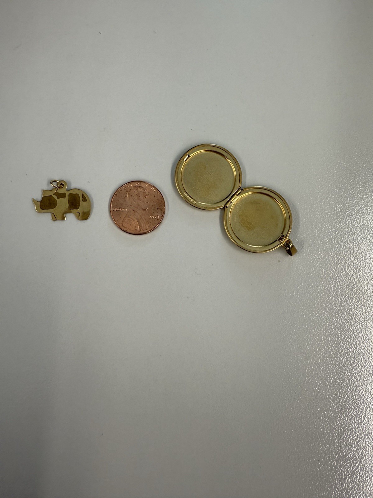 GOLD FILLED ROUND LOCKETS VINTAGE PLAIN Rhino