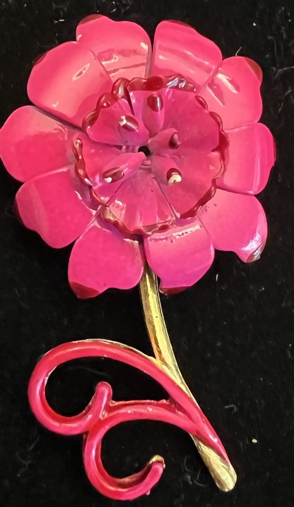 Vintage Pink 2-1/2 Inch Flower Brooch With Gold Stem