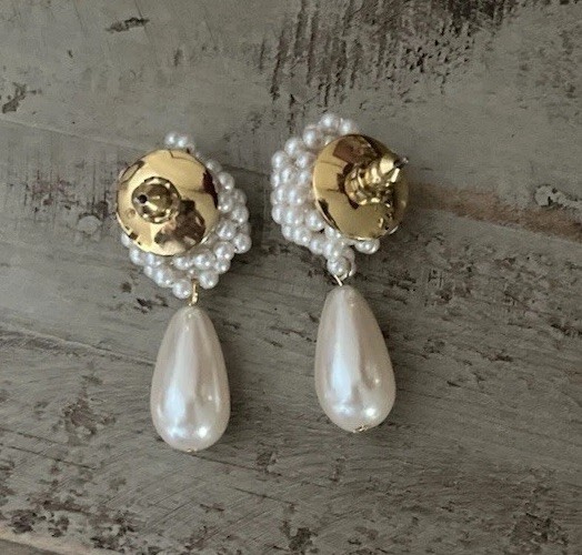 Vintage Beaded Ivory Peary Knot Teardrop Gold tone Earrings