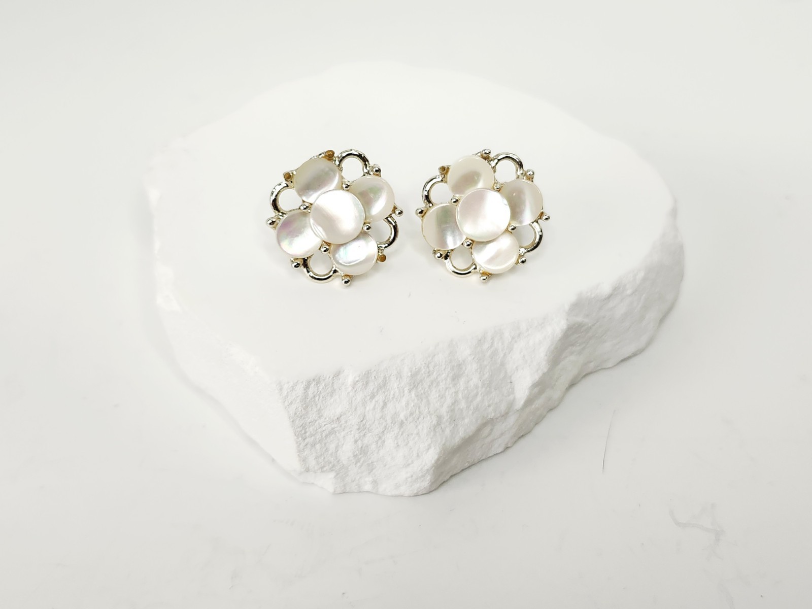 Vintage Rhodium Plate Gold Metal Mother Of Pearl Flower Maltese Cross Earrings