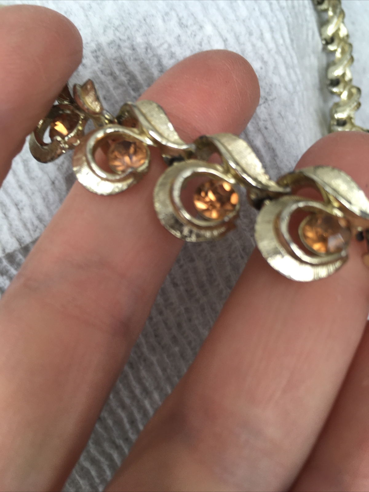 Vintage Gold Tone With Peach/Lite Brown Stones Adjustable Necklace 14.5”