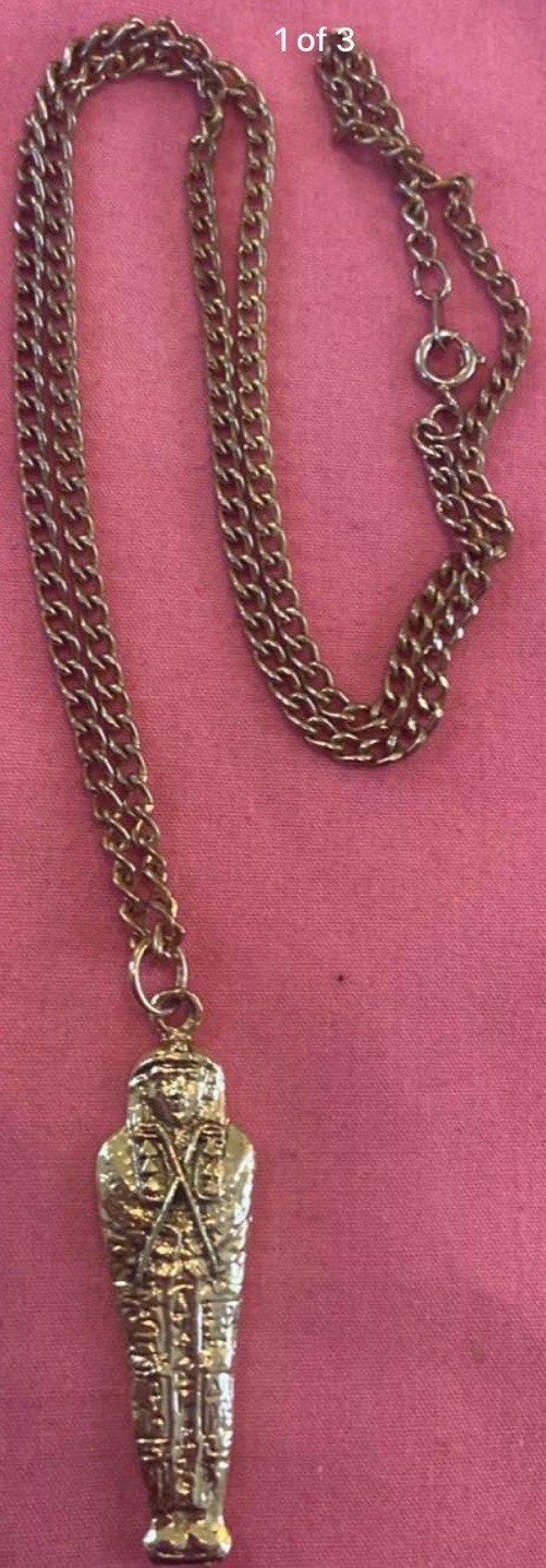 Vintage Vanderbilt museum pharaoh mummy necklace is 19 3/4 in with 2in pendant