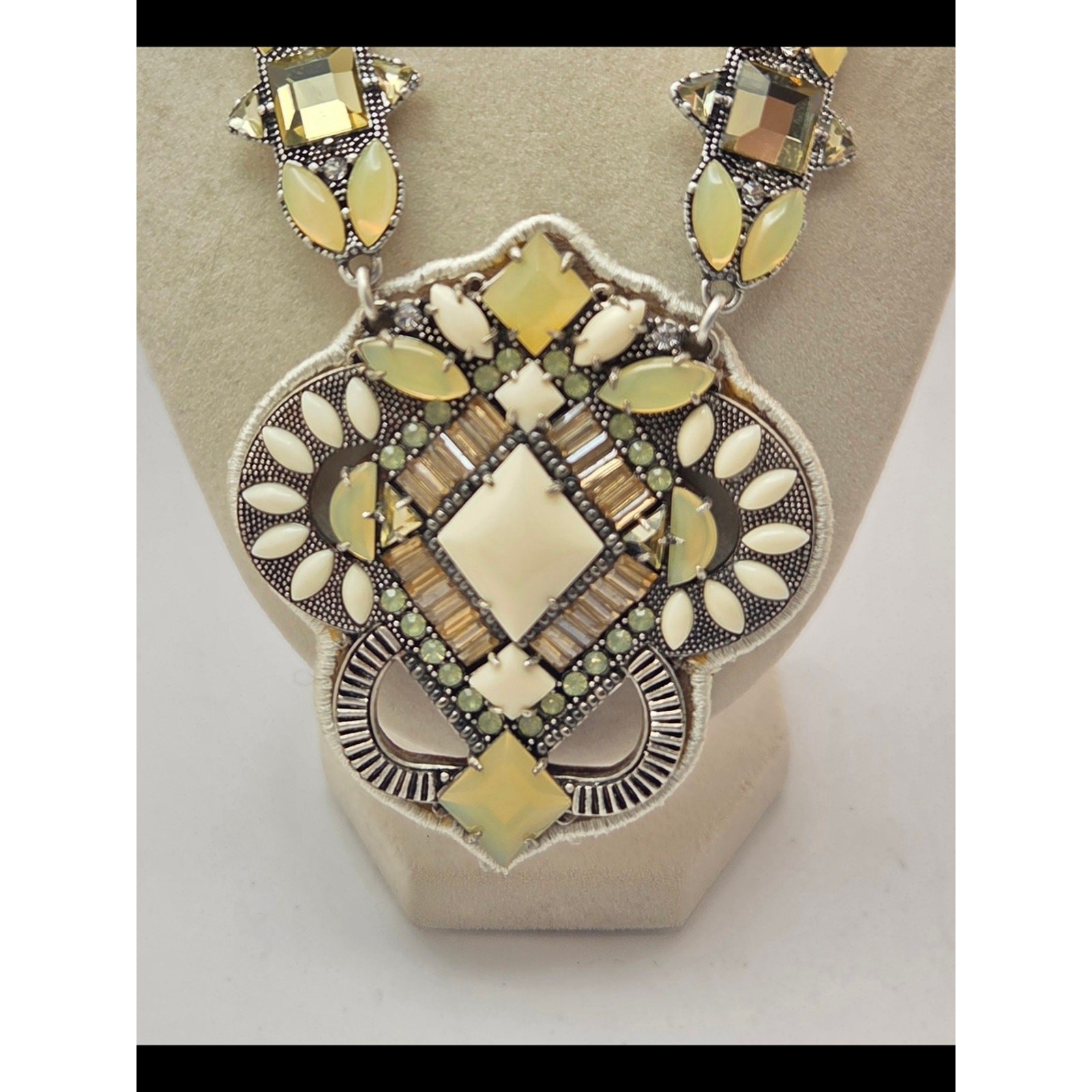 Stella & Dot Statement Necklace Mixed Media Pendant Silver Tone Yellow Cream 24″