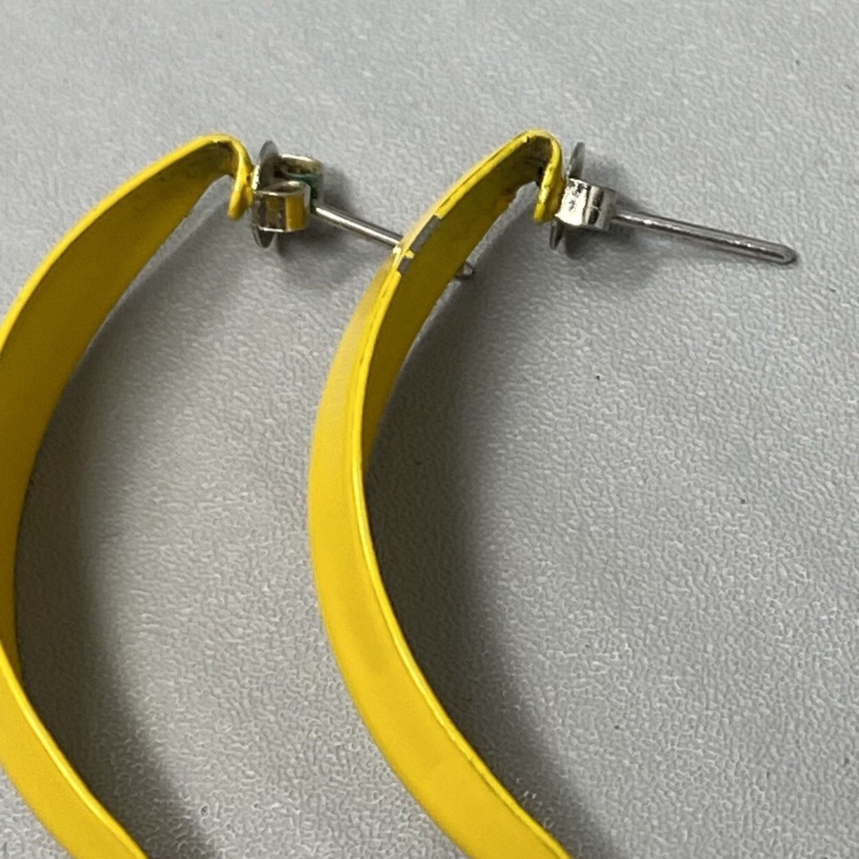 Retro Pierced Earrings Red Yellow Dagger Dangle Drop Vintage Funky MOD 1.5-2″