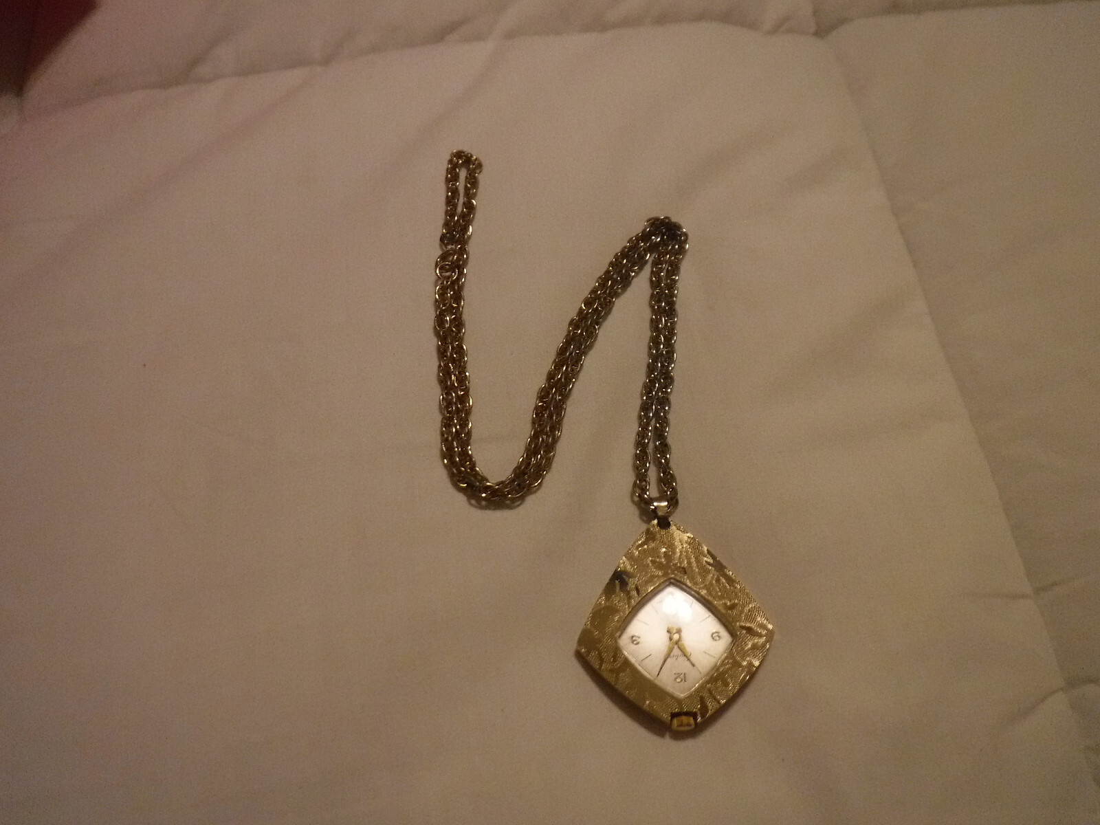 Endura vintage gold pendant watch with 22 inch chain