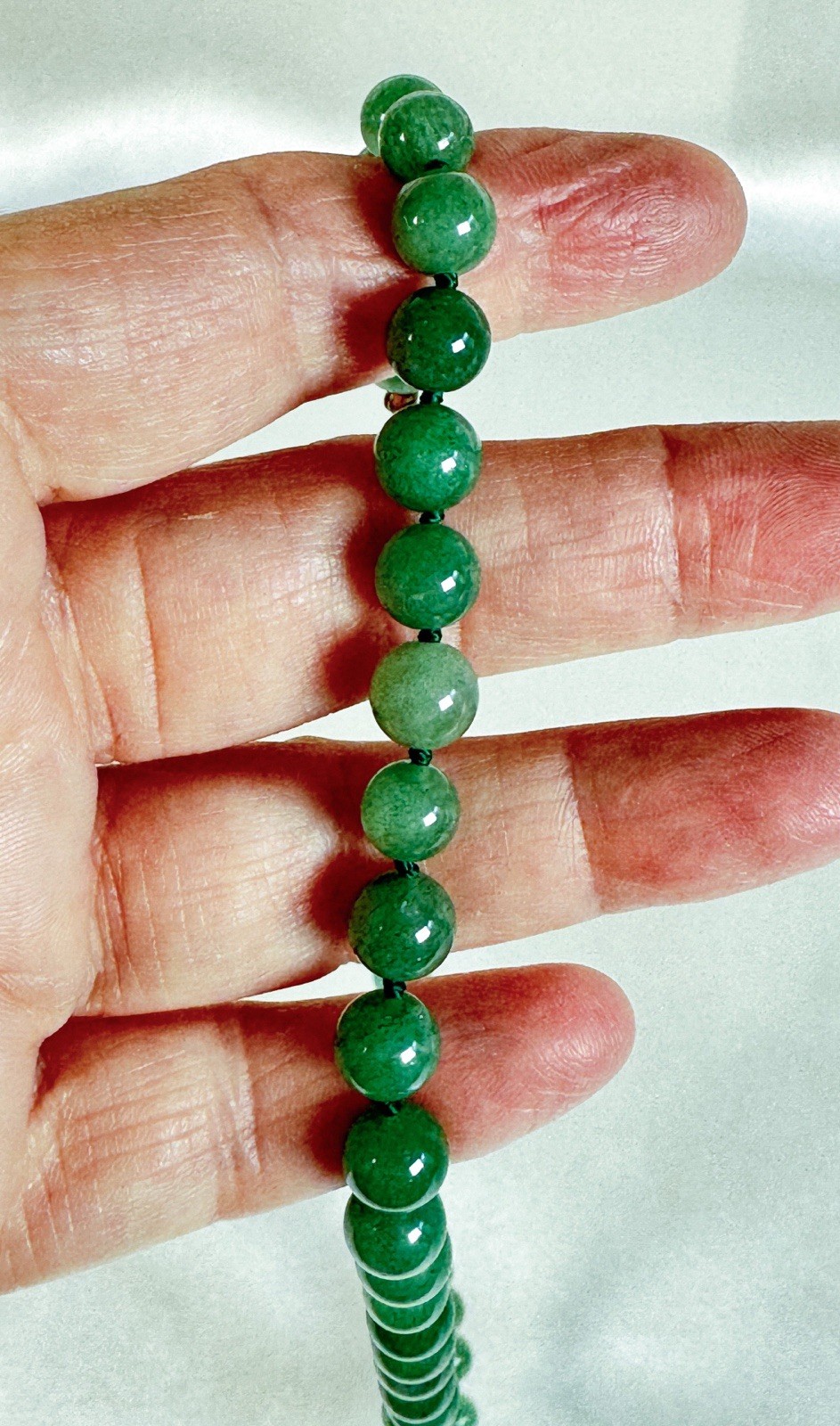 Vtg GREEN JADEITE JADE BEADED NECKLACE 6.8mm width 20” long 36.34 grams MINT
