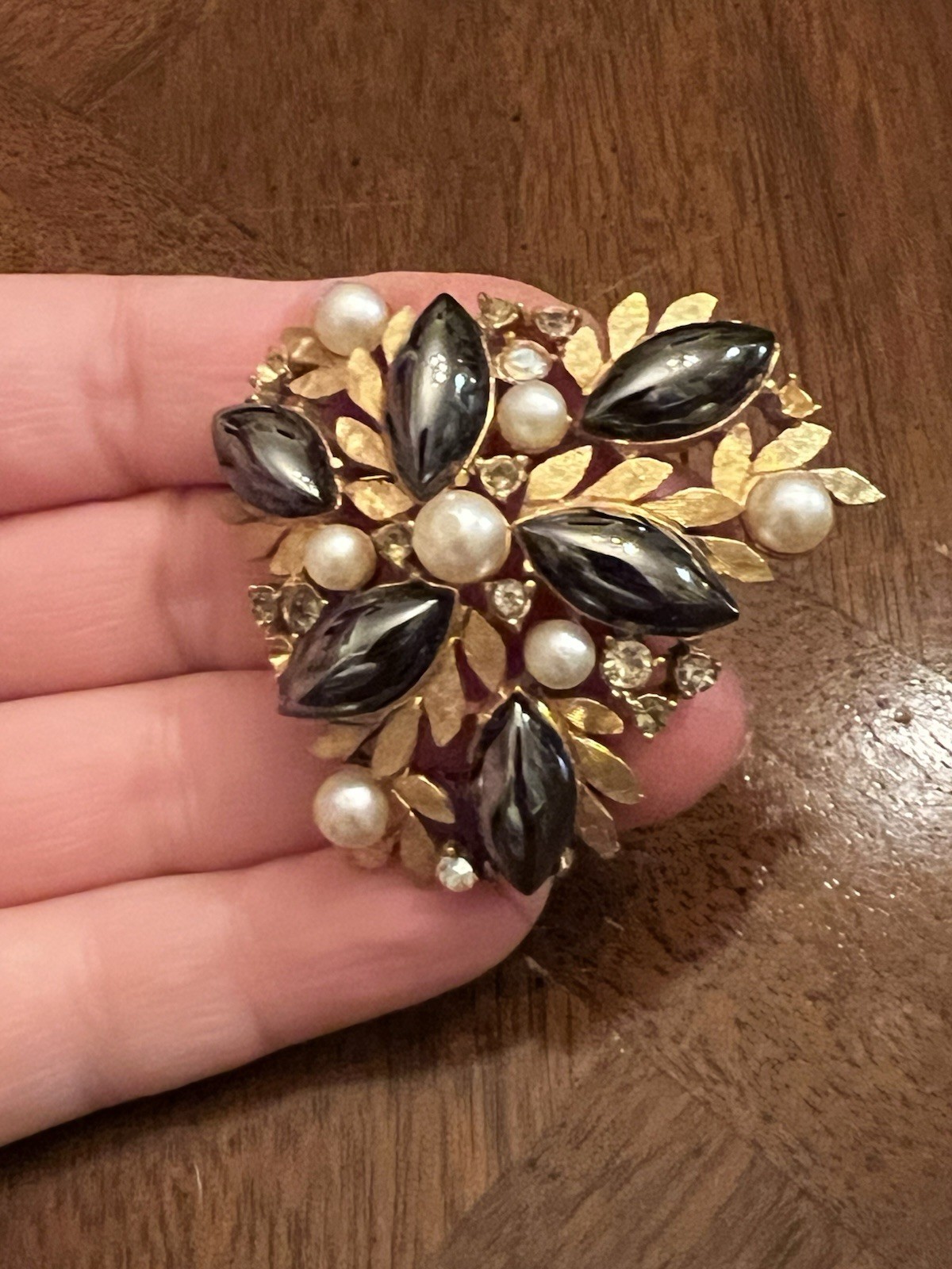 Vintage D’Arne Faux Pearl & Rhinestone Floral Cluster Brooch Gold Tone Signed!