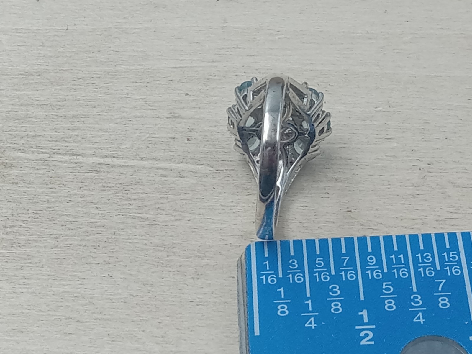 Fabulous Sterling Silver Ring w. 9 Blue Topaz & Clear Accent Stones: Size 6