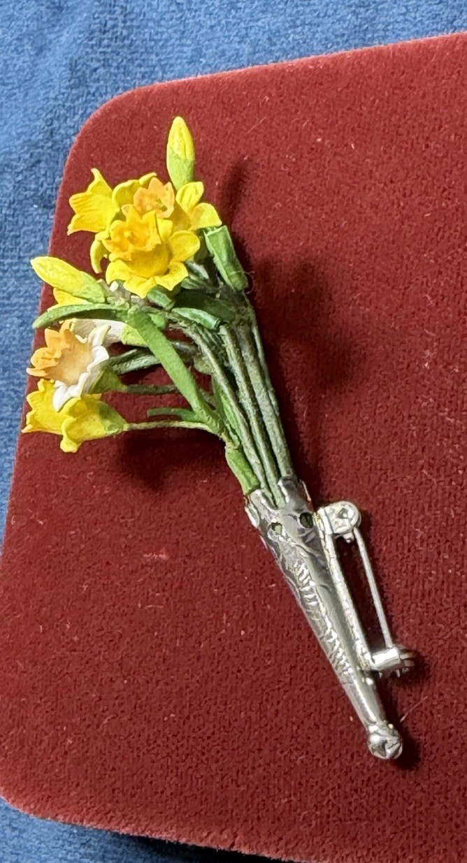 Vintage Daffodil Flower Brooch Pin Bouquet Stems Yellow Silver Tone Fabric Metal