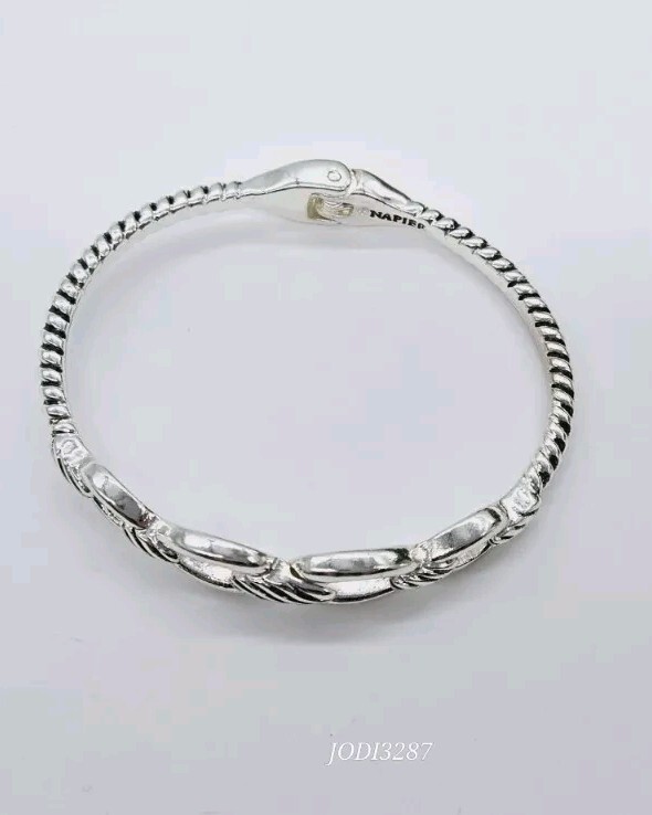 Napier Hinged Bangle bracelet Silver tone One Size OSFM Vintage