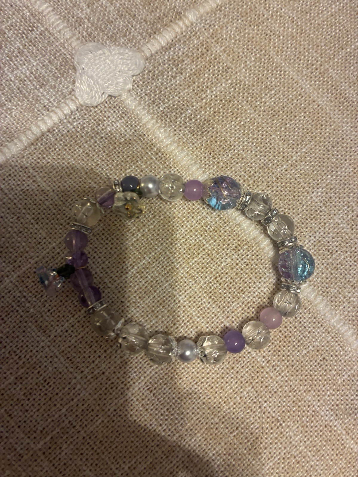 High-quality glass like beads Silver pearls, a dreamy combination. No filters.