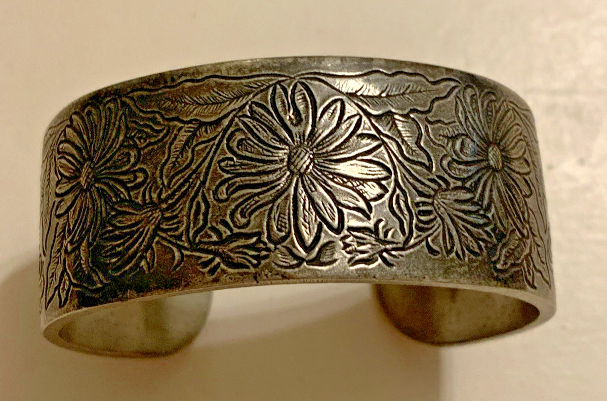 SALISBURY PEWTER APRIL FLOWER ETCHED CUFF BRACELET