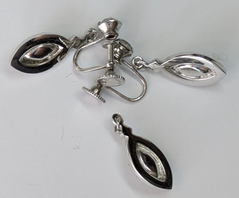 VTG Weiss Rhodium Plated Clear Rhinestone Drop Screw on Earrings & Pendant Set