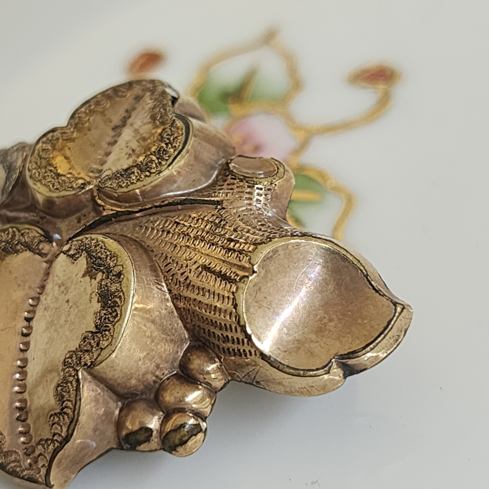 Antique Victorian Era Repousse Goldtone Brooch Garden Log Ivy Brooch