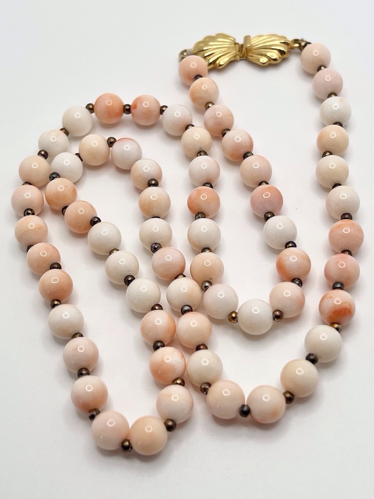 Vintage Faux Coral Beaded Necklace Gold Tone Shell Clasp DOTTY SMITH 24”