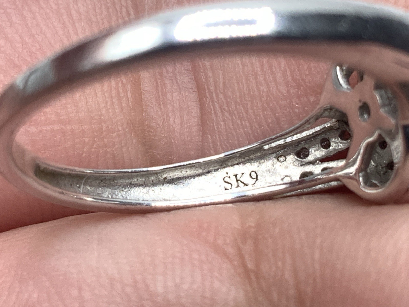 Allure Gems SK9 Sterling Silver Diamonds Cluster Halo Band Ring – Sz 7.25