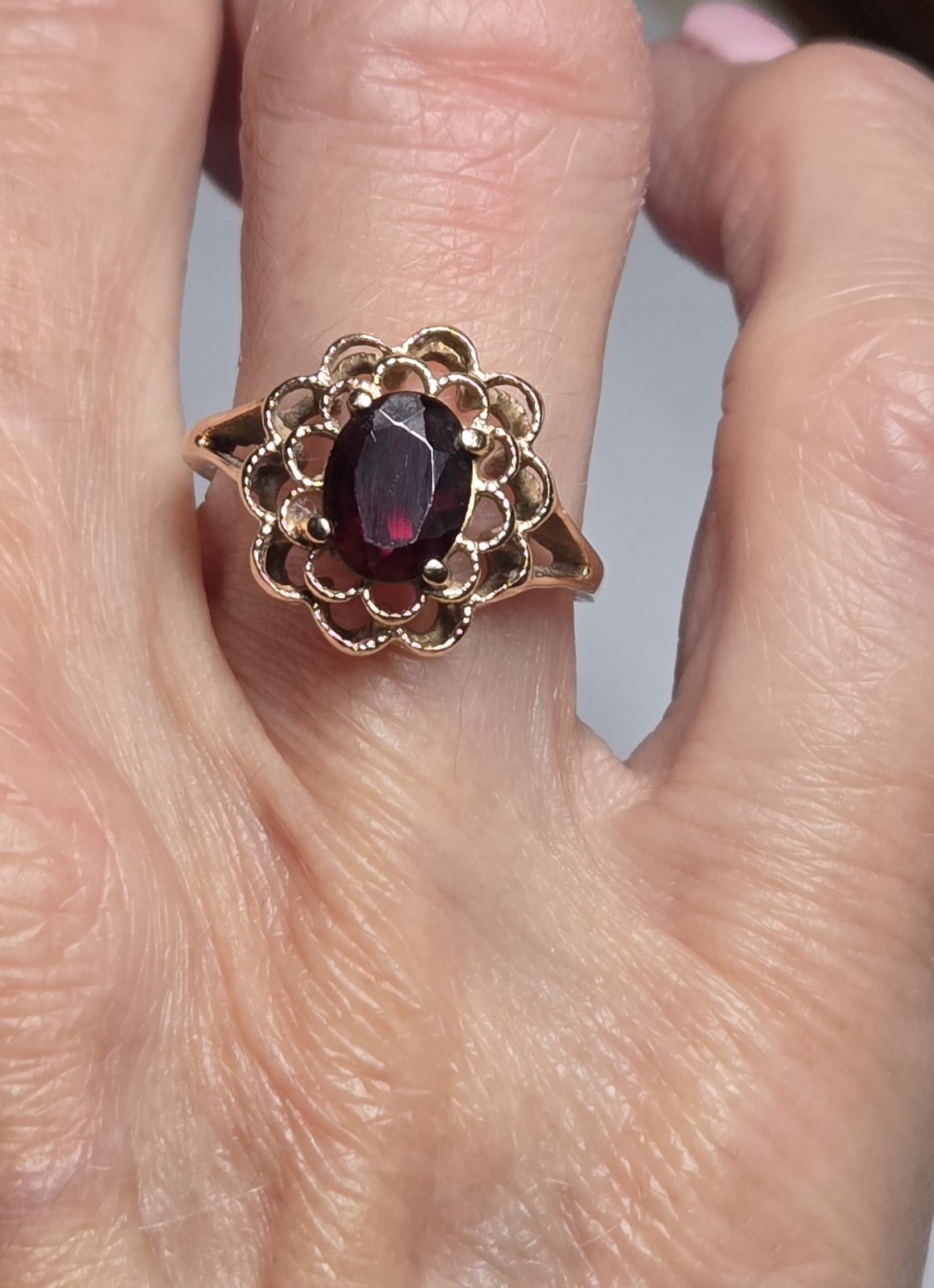 Estate Vintage Tested 14k Yellow Gold Red Garnet Openwork Filigree Ring Size 5.5