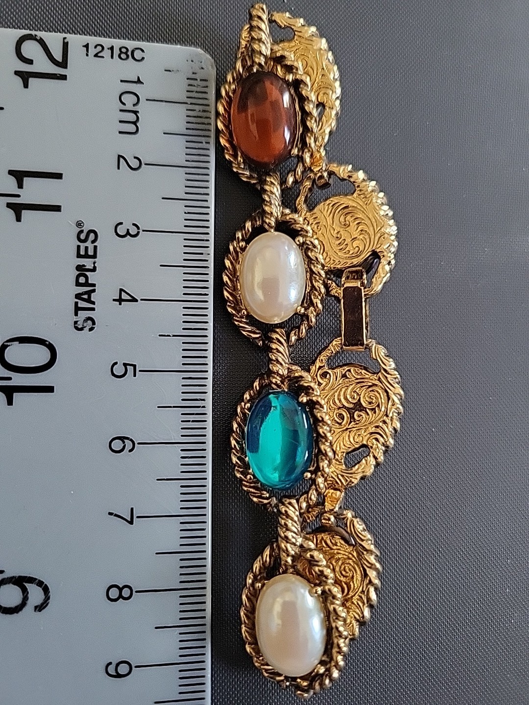 Vntg Floating Gripoix Cabochons & Pearls Golden Ornate Bracelet 8″, 32 gms