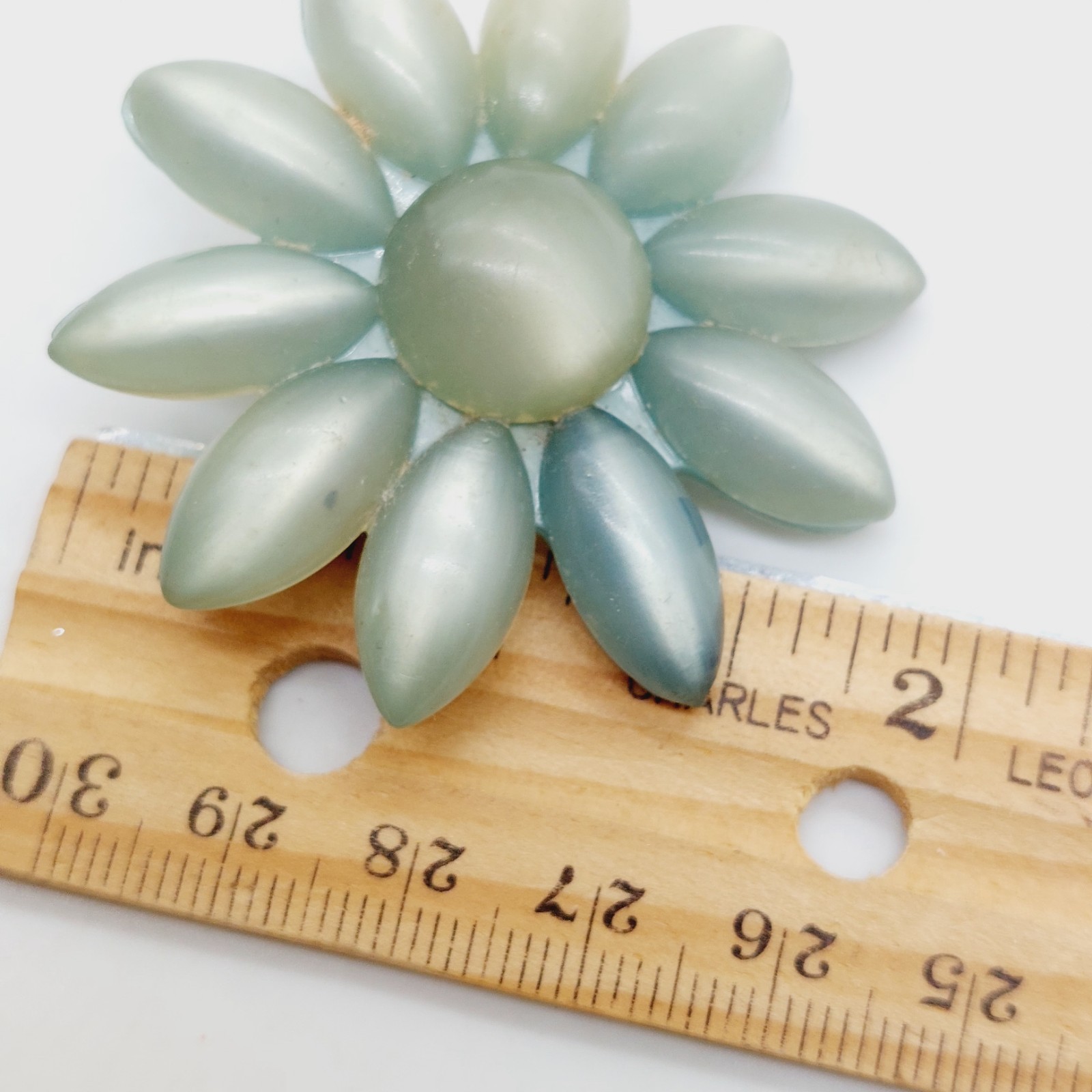 Floral Pins Brooch Plastic Brown White Round & Green Flowers Set Of 2