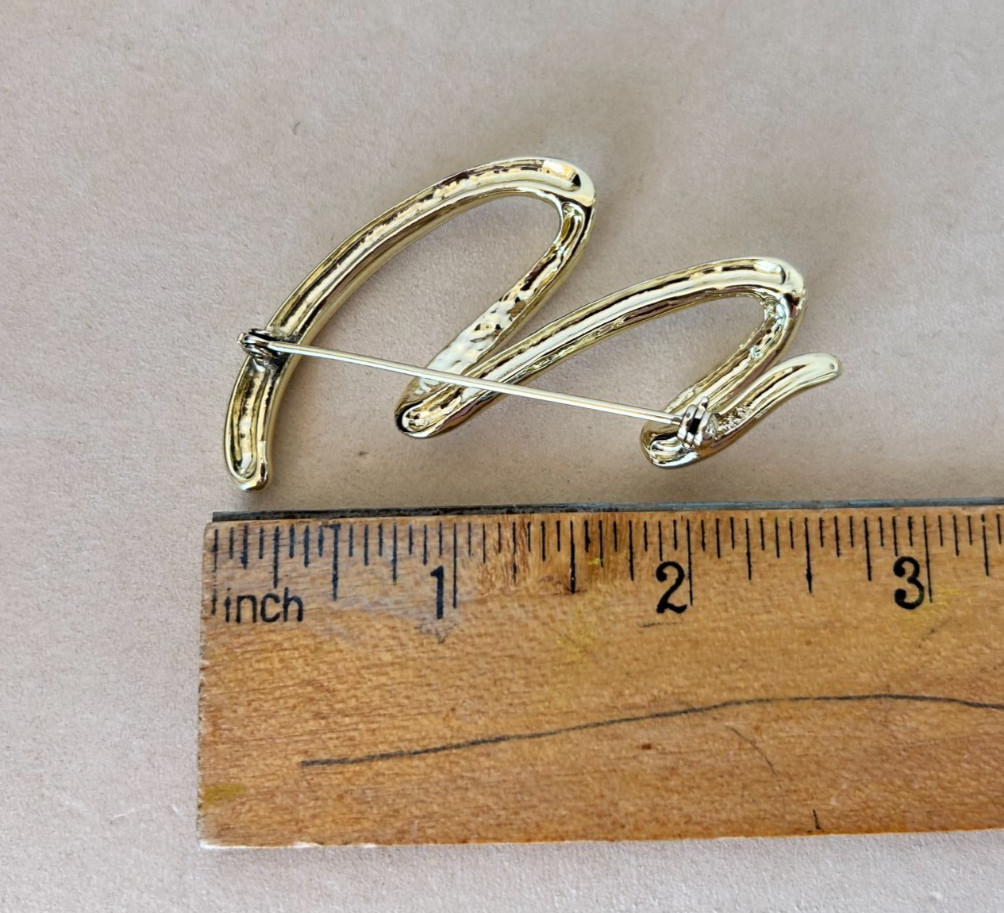 80s Scroll Swirl Ribbon Brooch Pin Gold Tone 2.5″ Length Shinny