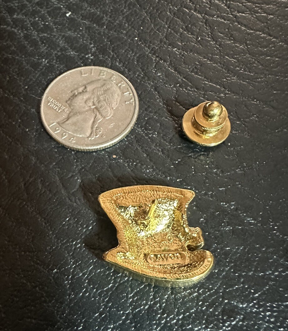 St Patricks Day Irish Shamrock Leprechaun Hat Enamel Pin Gold Tone Clover