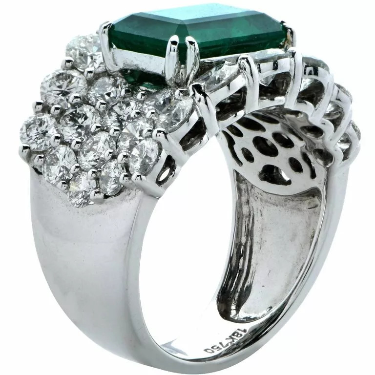14.00ct Zambian Emerald And Is Accented By 32 Round Brilliant Cut CZ Women Ring