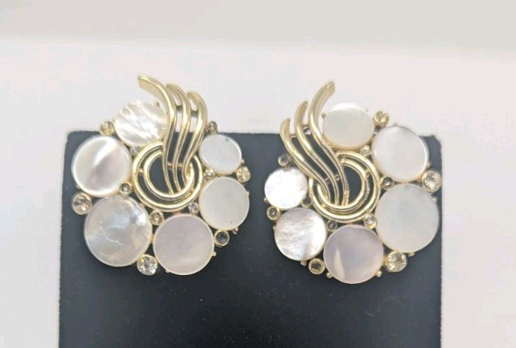 Vintage Lot Clip Screwback Earrings 22 Pair Hobe Trifari Lisner Avon Unbranded