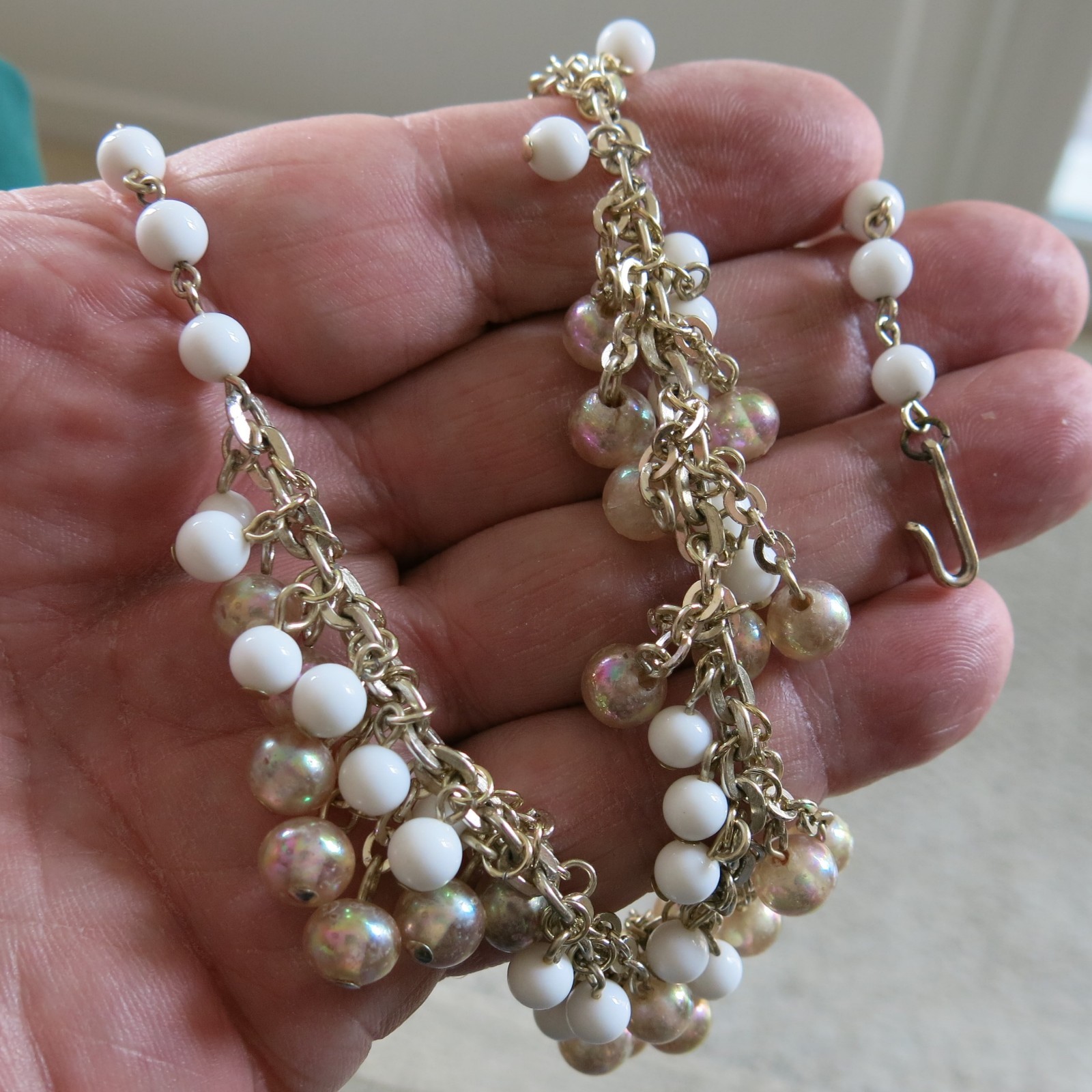Vintage Japan White & Iridescent Plastic Beaded Necklace 1950’s 17.5 in [3933]