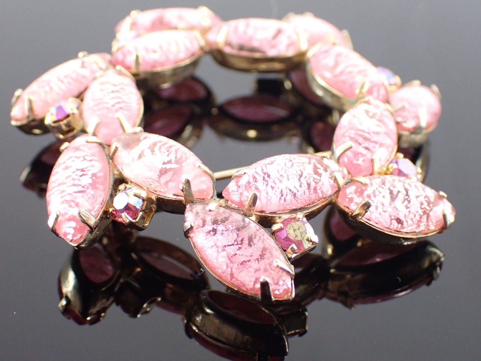 Vintage Pink Foiled Glass Wreath Brooch Gold Tone Rhinestones 2″