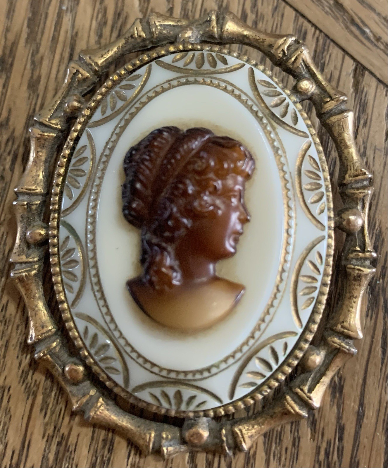 Vintage Cameo Brooch Brown Resin Oval Gold Tone Metal Filigree 2”