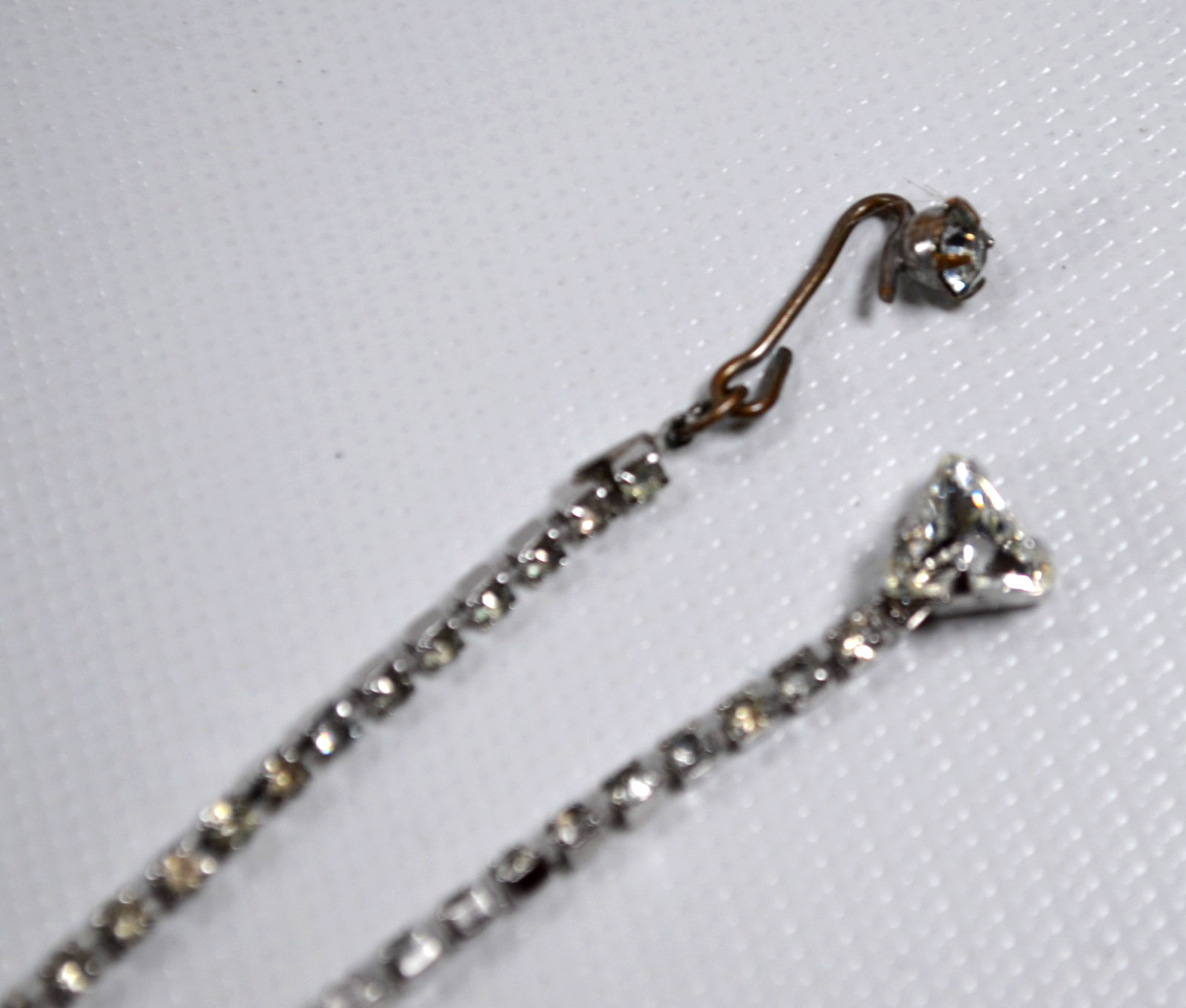 Vtg Silver Tone Choker Necklace Clear Triangle Shaped Rhinestone Beautiful 16″
