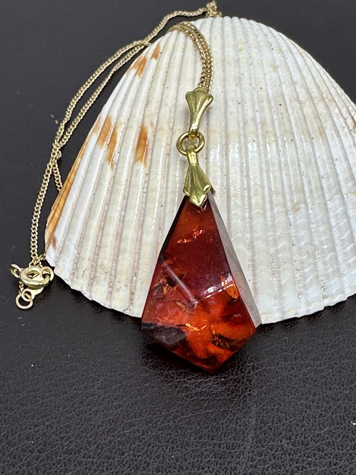 VINTAGE NATURAL HONEY AMBER PENDANT 1/20 14K Gold Filled GF CHAIN