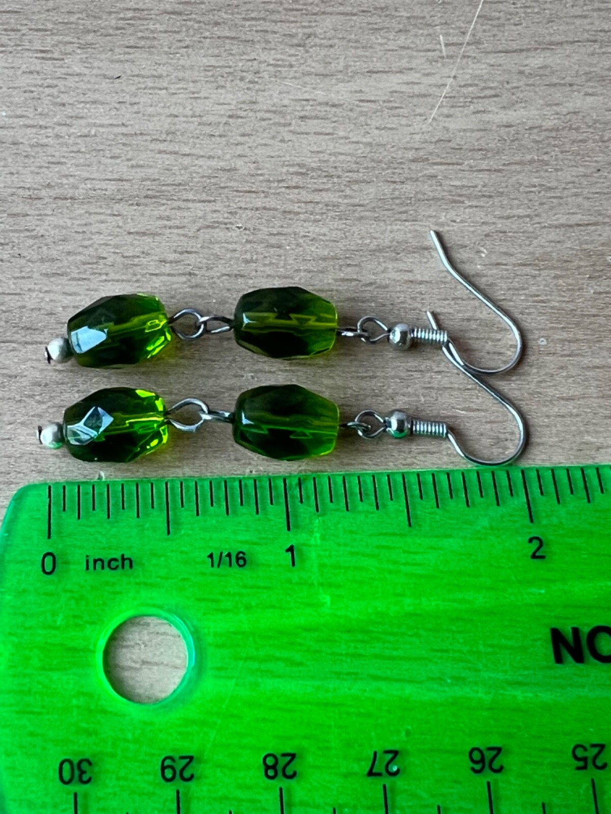 VINTAGE VIVID PERIDOT GREEN COLOR FACETED PASTE GLASS LONG DANGLE DROP EARRINGS