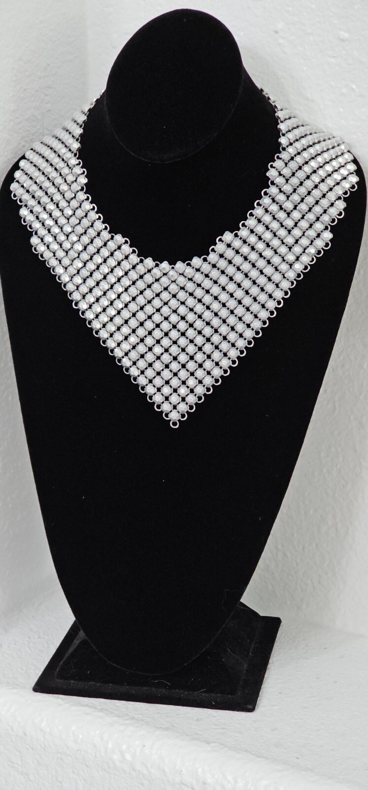 RARE Bib women necklace silver tone very light weight metal prongs 1.55n oz.