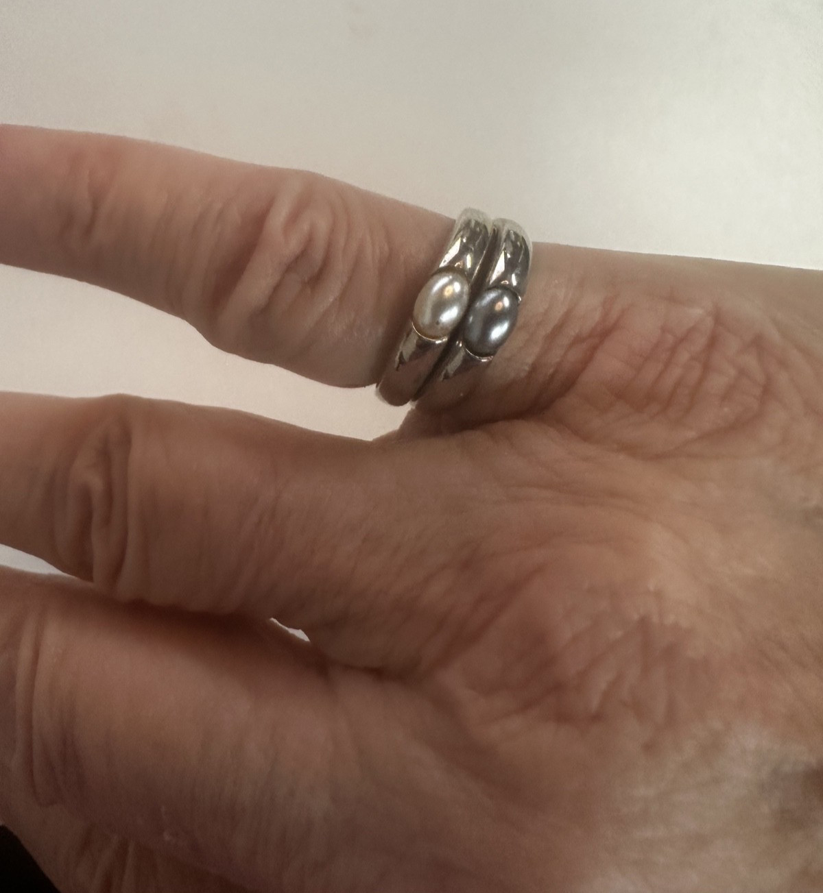 VINTAGE AVON STERLING SILVER PEARL DOME STYLE RING WHITE & GRAY DUO SIZE 6