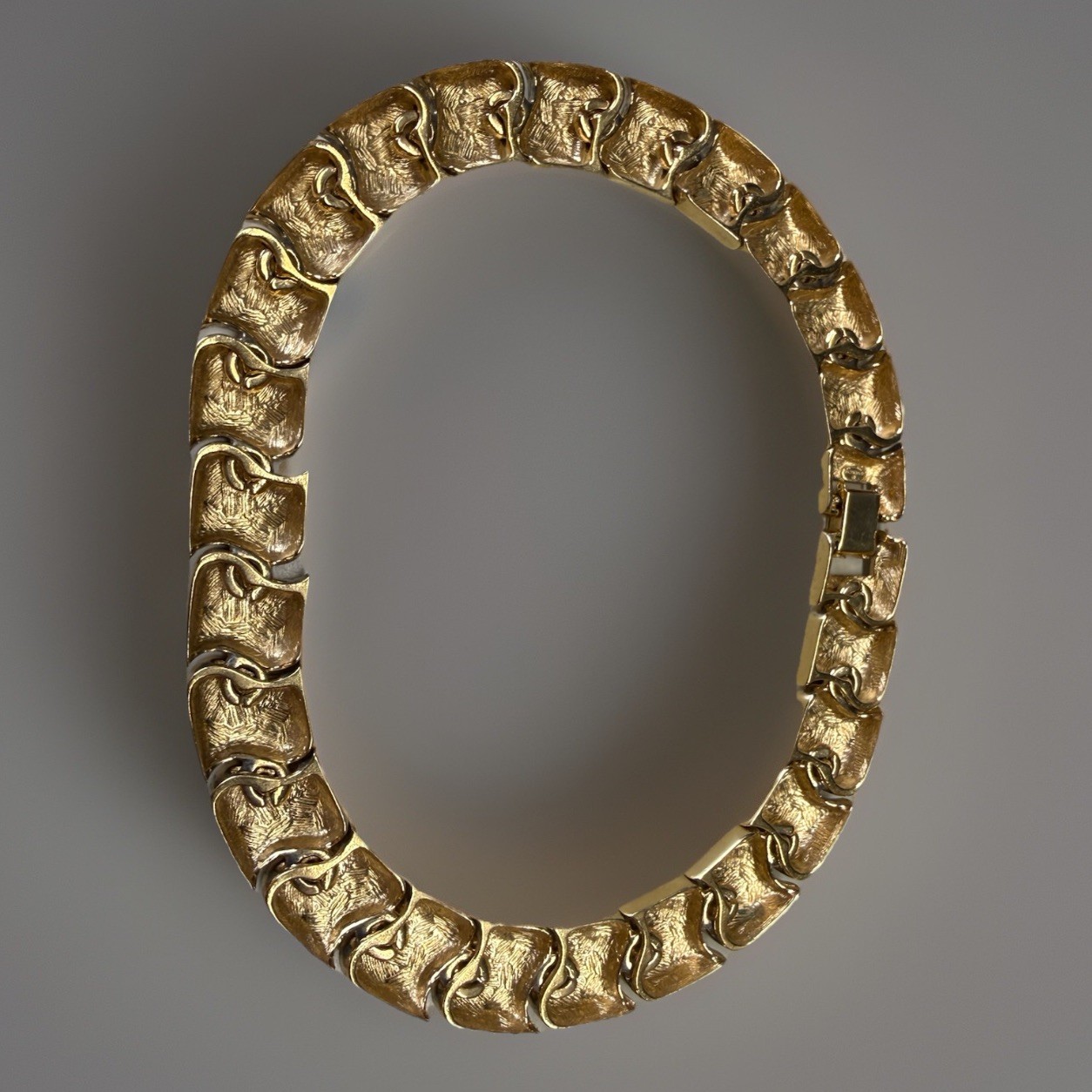 STUNNING VINTAGE ESTATE “S”WAVE LINKS GIVENCHY GOLD Collar Necklace