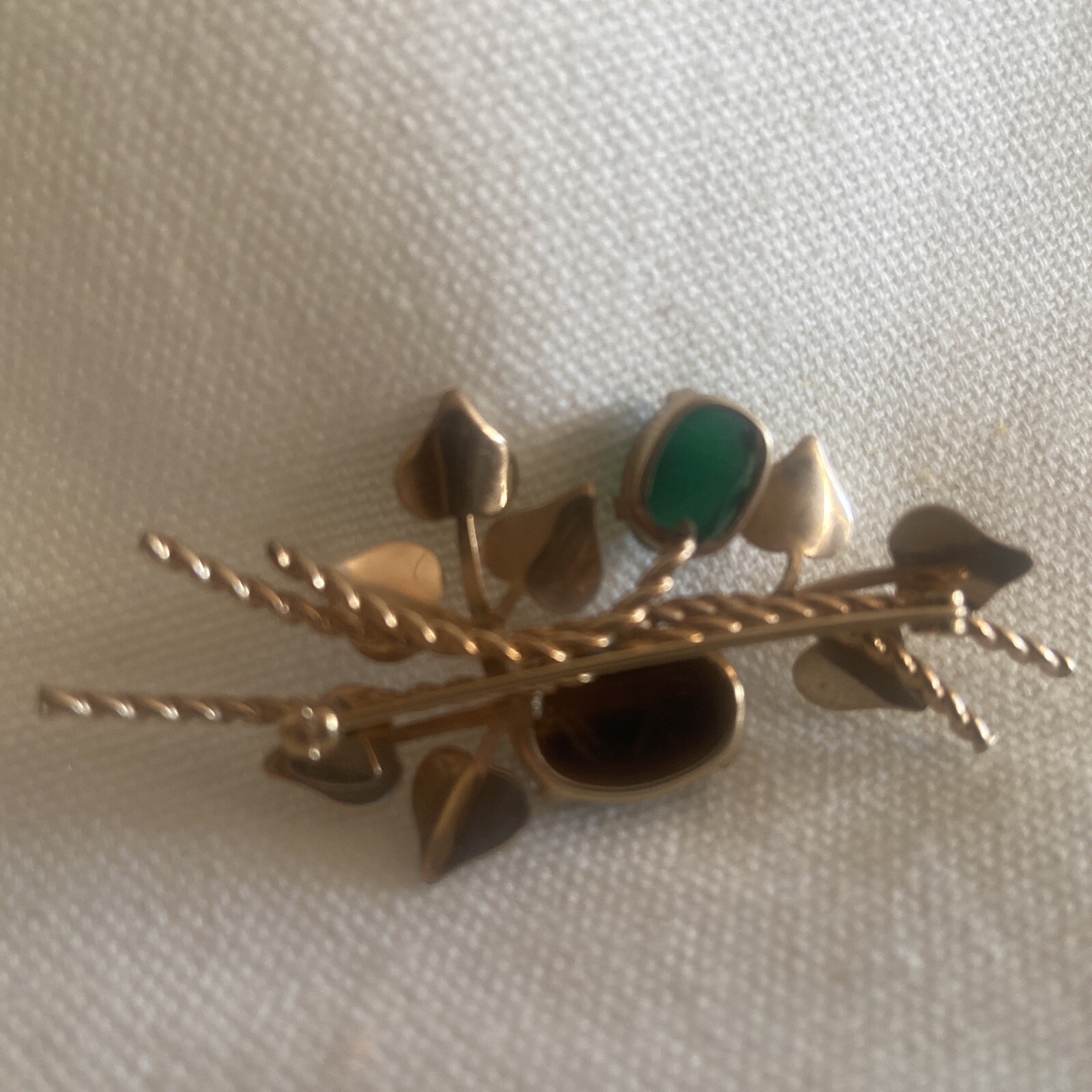 Vintage Van Dell Gold Filled Jade & Tiger Eye Scarabs Brooch Leaves Pin 2.4″