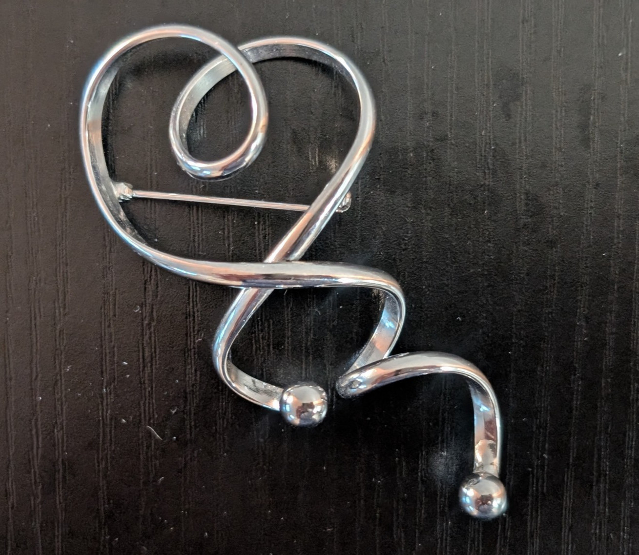 Vtg Silver Tone Swirl Ribbon Heart Abstract 3D Pin Brooch 3″