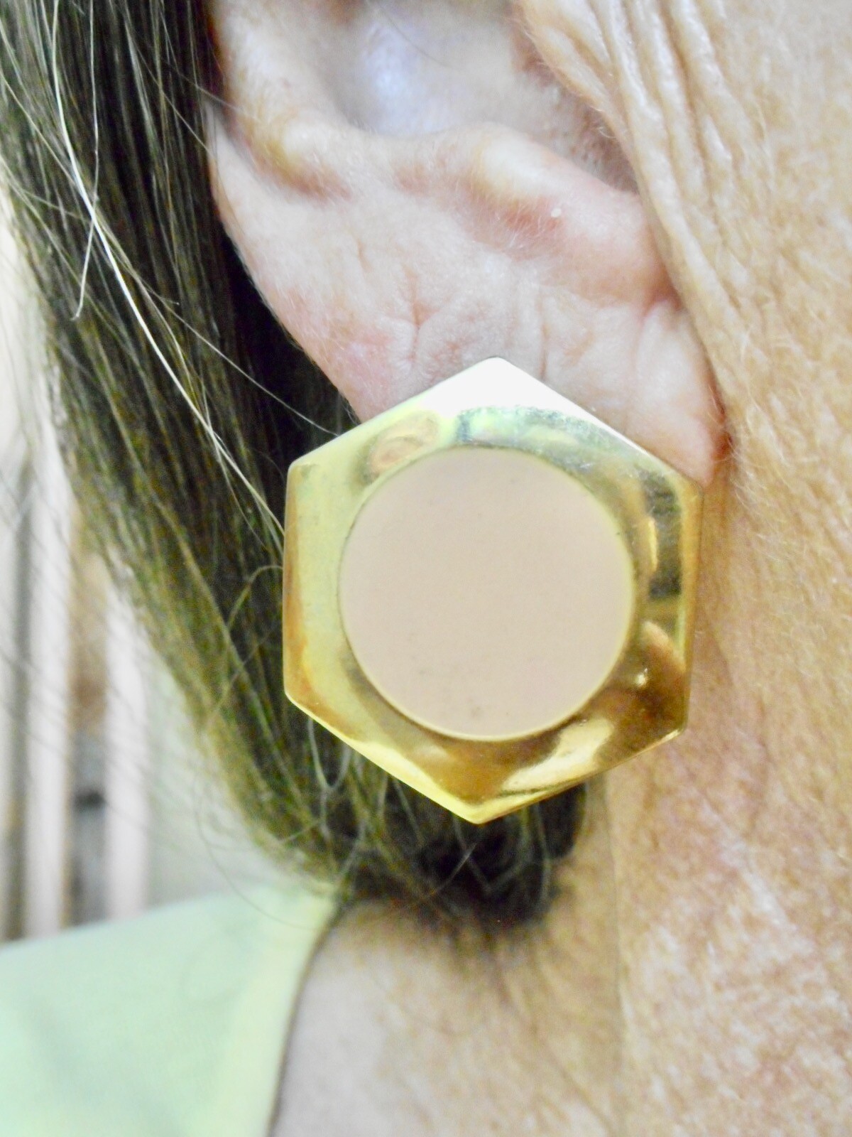 Vintage-1980’s Gold Tone w/Tan Enamel Pierced Earrings
