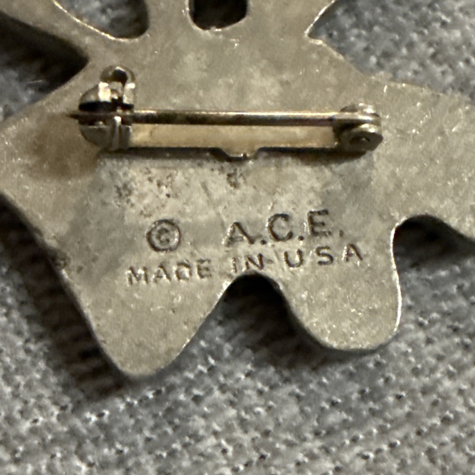 VINTAGE ACE Moose Lapel Hat Pin Brooch Collectable Souvenir Pewter USA