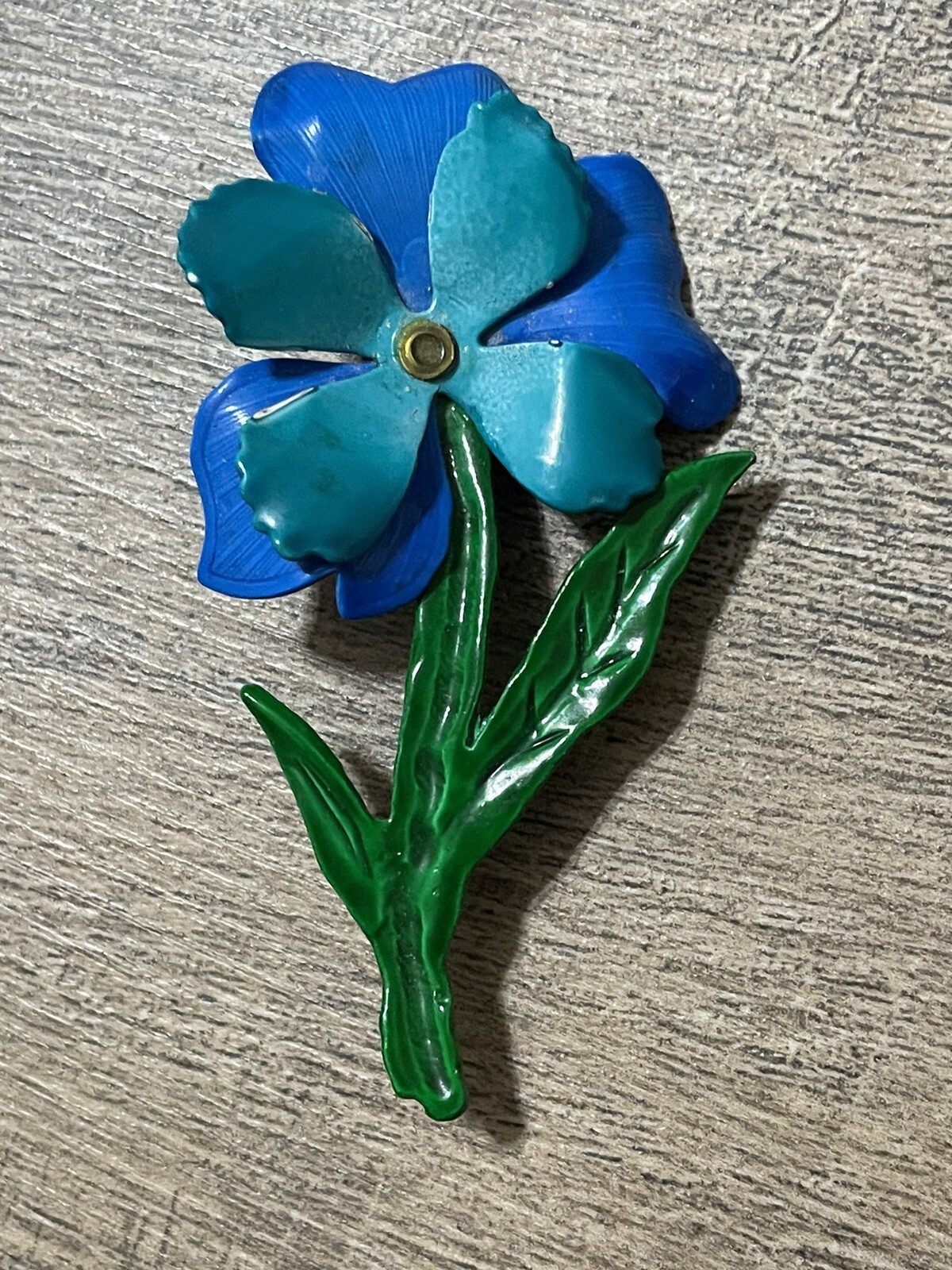 Vtg Brooch Enamel Large Flower Pin Blue 3D Poppy w yellow center 2″ Flower O14