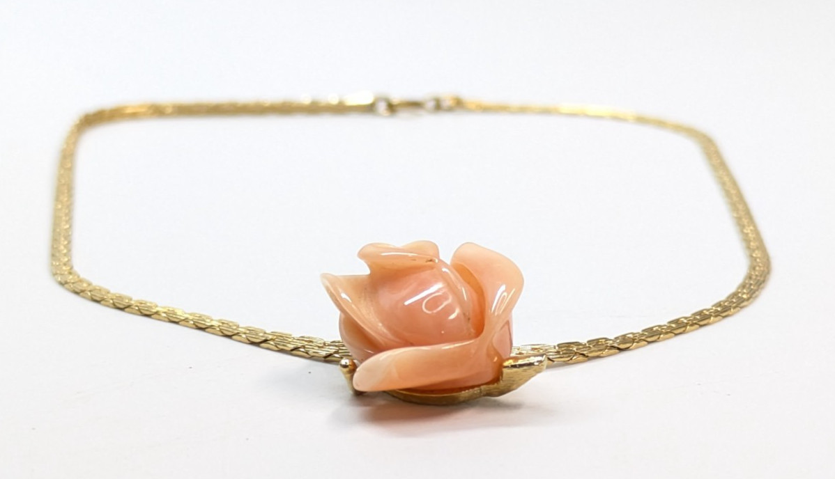 VTG Park Lane Pink Lucite Rose Pendant Gold Tone Chain Necklace 15″ Choker